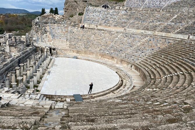 Istanbul to Seven Churches of Asia Minor 4 Nights in 4 Star Hotels - Exploring Pergamon and Thyatira: The First Day of Sightseeing