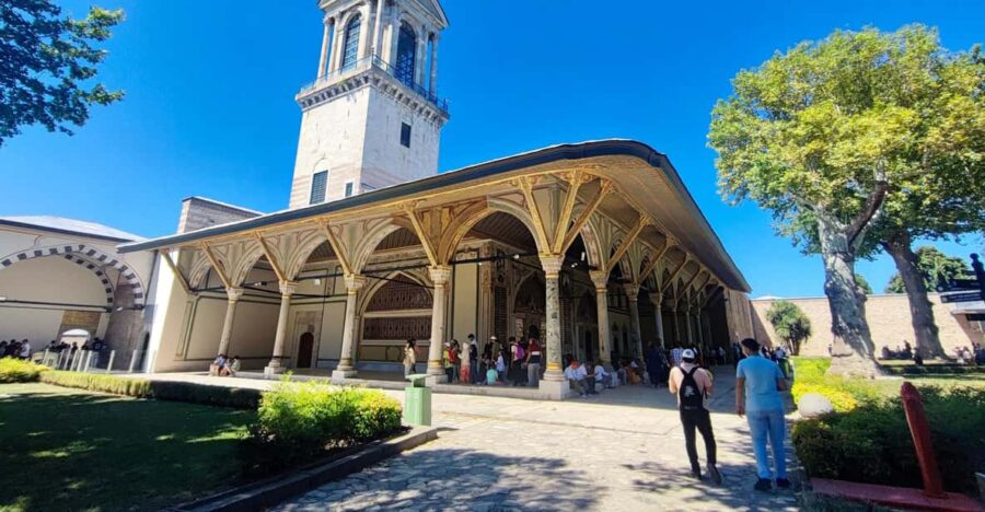 Istanbul Topkap Palace and Harem Guide Tour - Visiting Sultanahmet District Before the Palace