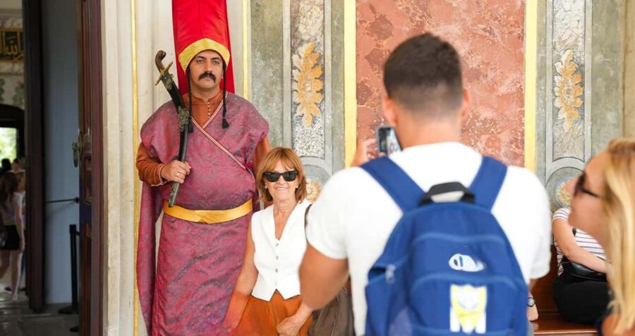 Istanbul: Topkapi Palace & Harem Express Highlight Tour - Highlights of the Topkapi Palace Tour Experience