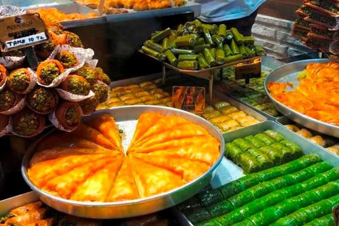 Istanbul Traditional Food Tour with Dinner on Off-Touristy-Path - Exploring Kadikoy Carsisi Market for Authentic Tastings