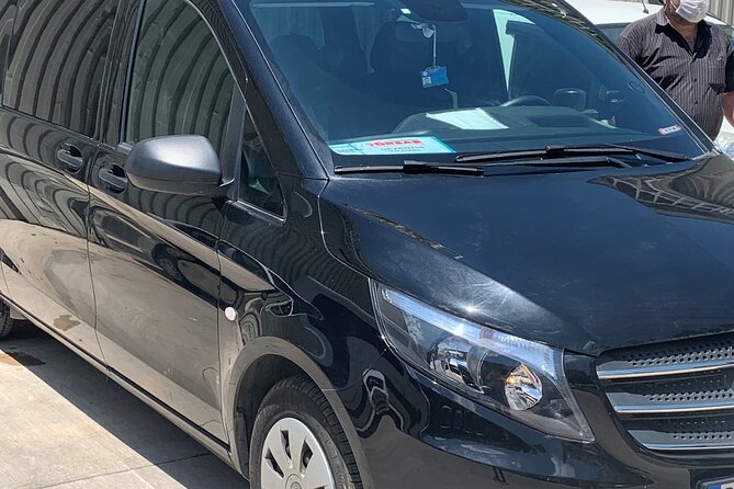 Izmir Transfer - The Premium Experience: Air-Conditioned Comfort & Assistance