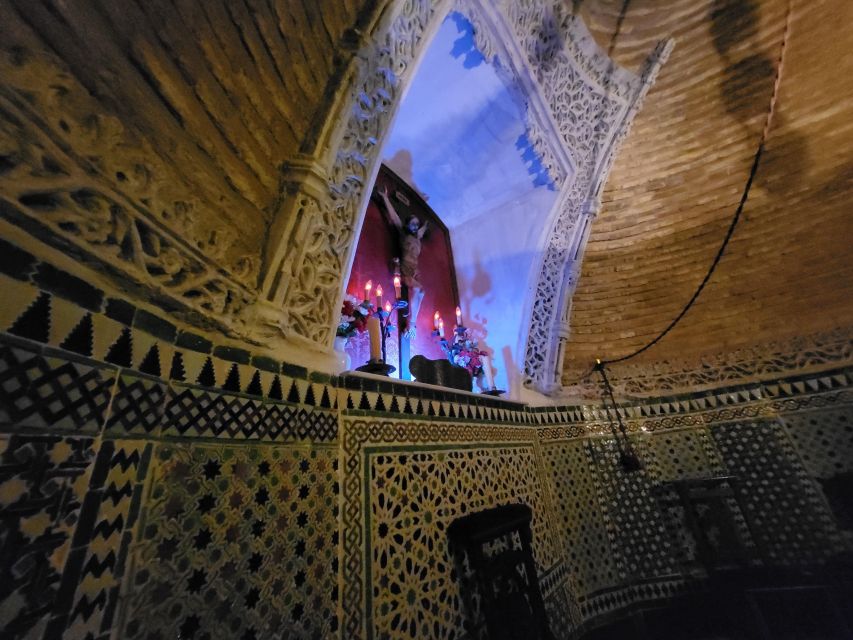 Jaén night tour: legends and mysteries - Exploring Jaén’s Most Emblematic Squares at Sunset