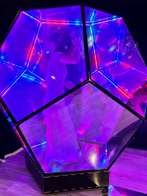 Jappy: Live an experience full of happiness. Entrance with reservation - Convenient Location in Front of a Convent at Coordinates 43.2558, -2.9480