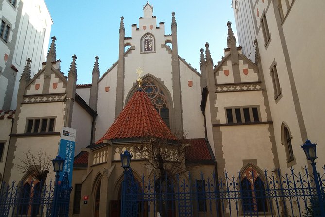 Jewish Prague Walking Tour - Visiting the Old Jewish Cemetery and Notable Graves