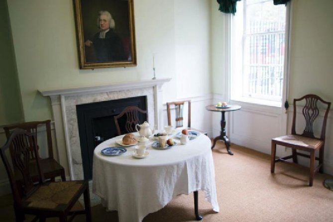 John Wesley Methodist Private Walking Tour Of London - Exploring Wesley’s Chapel & Museum of Methodism