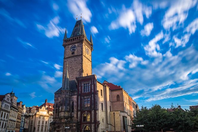Johnny's Prague Photography Tour - Visiting the Iconic Staromestske namesti and Týn Church
