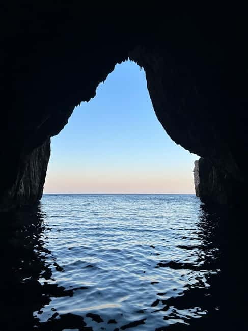 Join us for a 1-hour boat trip to explore the amazing caves of Salento - Departing from Castro Marina at Noleggio Fortunato