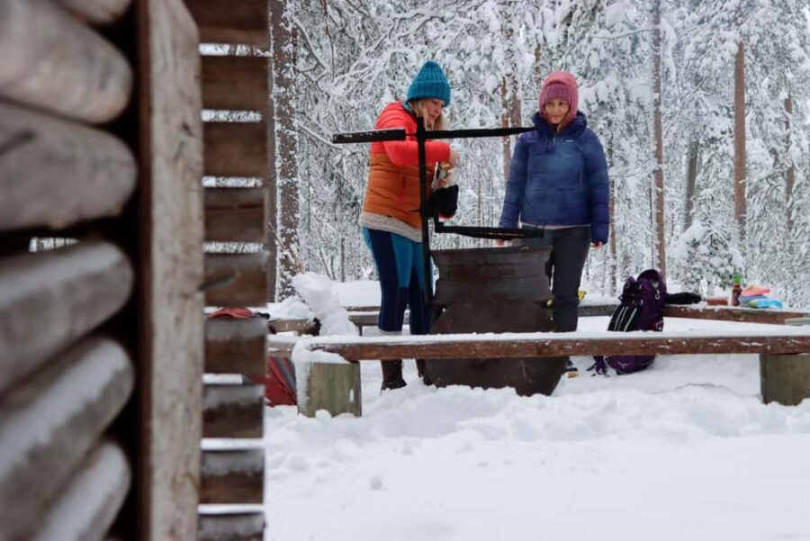 Jyvaskyla: Snowshoeing Tour with Campfire Snack - Starting Point at the Hotel’s Reception in Jyvaskyla
