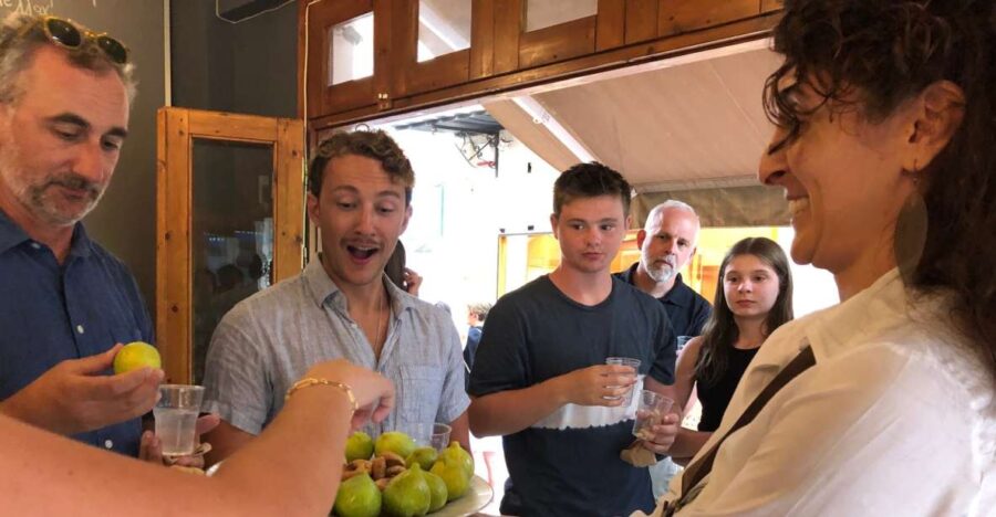 Kalamata: Food tour and Olive Oil Tasting with Light Lunch - Visiting a Traditional Workshop and Sampling Local Products