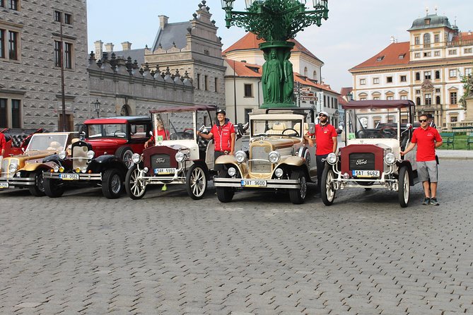 Karlstejn Castle in Vintage Convertible Car - Hassle-Free Hotel Pickup in Prague