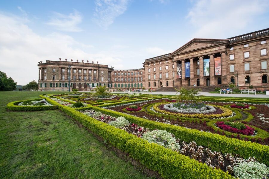 Kassel: pure relaxation and world culture - guided tour of the Bergpark - Meeting Point and Tour Logistics at Wilhelmshöhe Palace