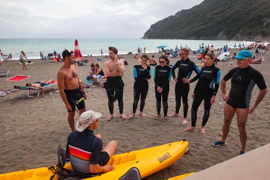 Kayak tour in the fairytale bay of Sestri Levante - Discovering Liguria’s Coastline in Sestri Levante