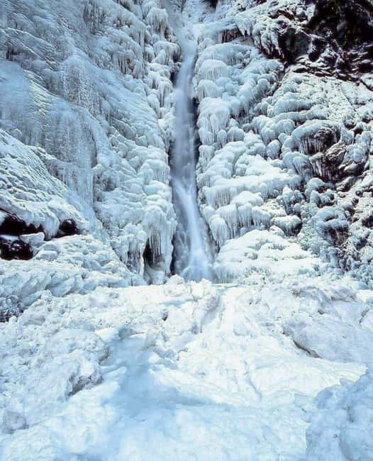 Kazbegi: Dariali Monastery, Gveleti Waterfall & Gergeti Tour - Visiting the Iconic Gergeti Trinity Church