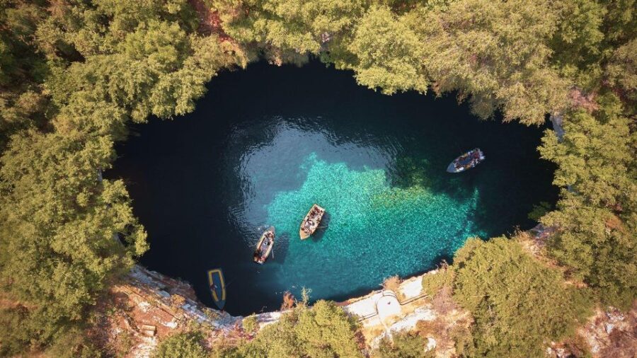 Kefalonia: Assos and Fiscardo Guided Tour - Visiting Melissani Cave: A Natural Wonder