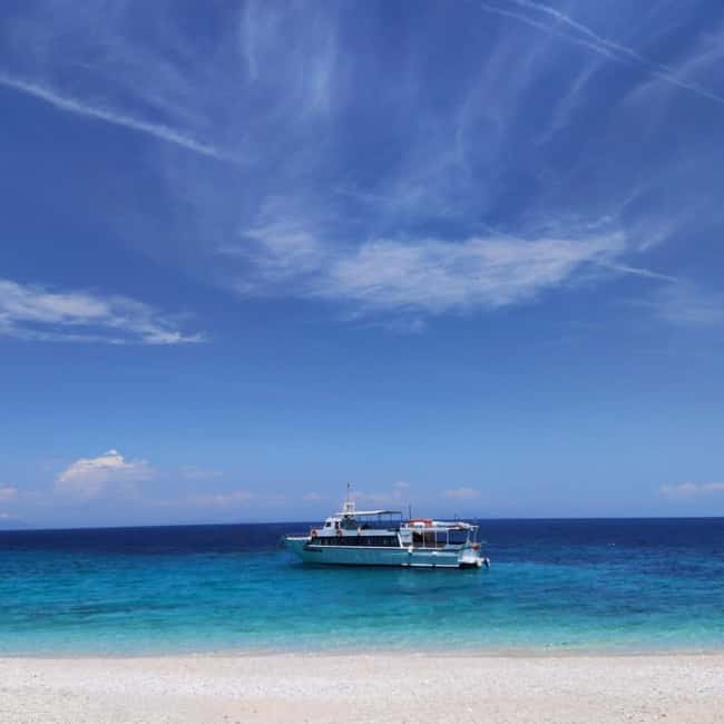 Kefalonia: Fiscardo & Koutsoupia Beach Cruise with BBQ - Discover Fiscardo, Kefalonia’s Most Resilient Village