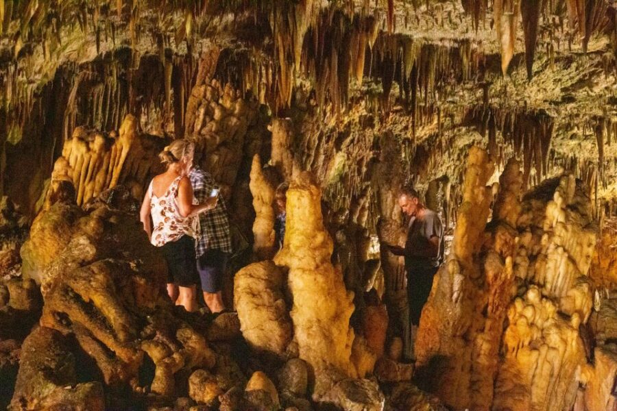 Kefalonia: Half-Day Lake Melissani and Drogarati Cave Tour - Pickup from a Wide Range of Kefalonia Hotels and Locations