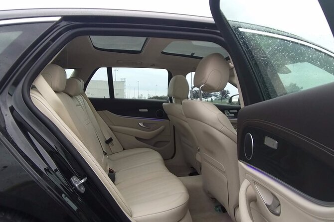 Keflavik Airport (KEF) to Reykjavik hotel or address - Arrival Private Transfer - The Benefits of Flight Tracking and Punctuality