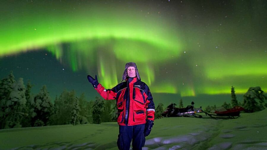Kemi: Auroras - Northern Lights Tour with Snacks - Pickup and Winter Gear for Arctic Comfort