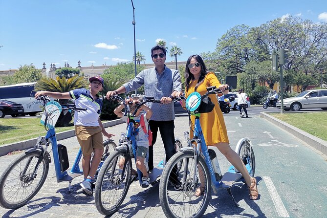 Kickscooter electric tour Sevilla - Visiting Seville Cathedral and the Alcázares by Scooter