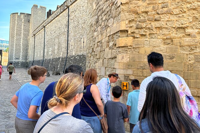Kid-Friendly Private Tower of London Tour with Blue Badge Guide - Starting at the Tower of London Welcome Centre