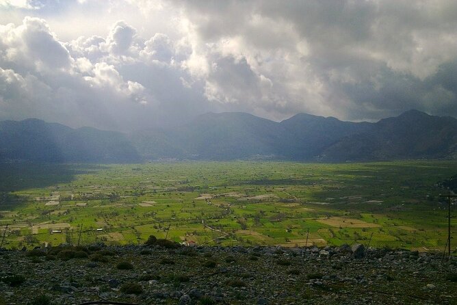 Knossos & Lasithi Plateau: Land of Zeus, Villages, Olive Oil Tour - Exploring the Archaeological Site of Knossos