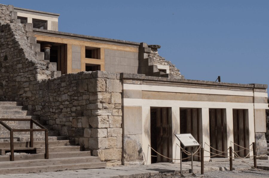 Knossos Palace Private Tour with Licensed Guide and Tickets - The Highlights of Knossos Palace in Focus