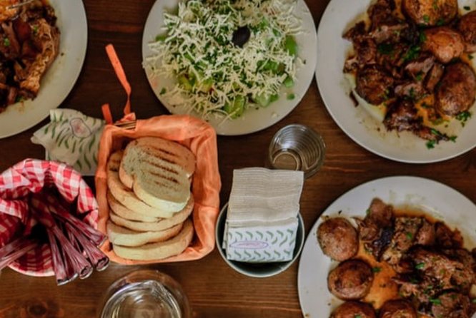 Knossos Wine & More - Discovering the Knossos Archeological Site and Its Mysteries