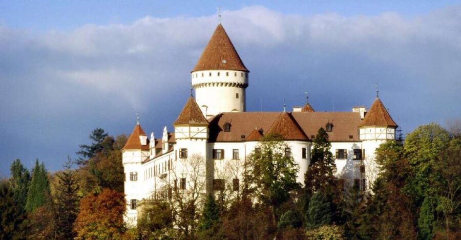 Konopit: Chateau Tour from Prague - Arrival and Exterior of Konopiste Castle