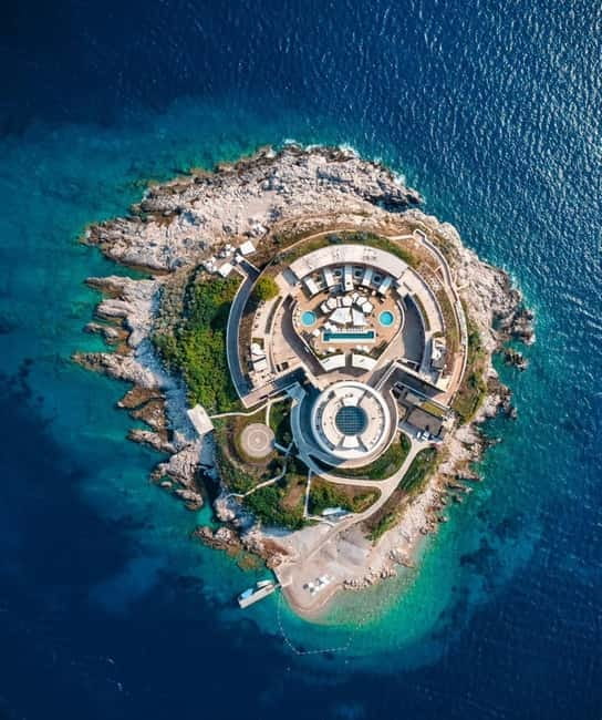 Kotor: Blue Cave and Lady of the Rocks Speedboat Tour - Visiting Perast and Its Architectural Charm