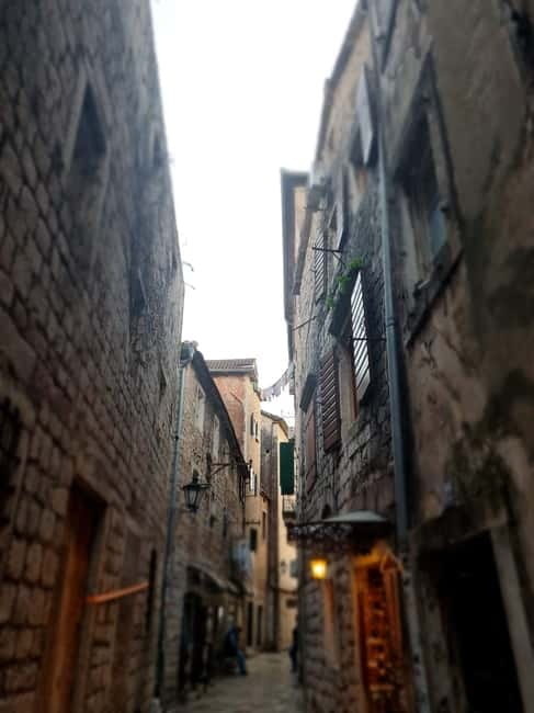 Kotor: Guided Walking Tour of the Old Town - Exploring the Square of Arms and Flour Square