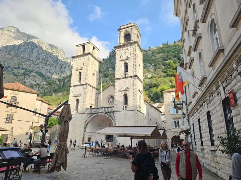 Kotor Old Town Walking Tour - Exploring the Square of Arms and Its Artifacts