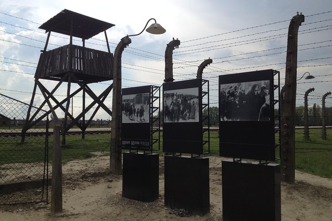 Krakow: Auschwitz-Birkenau & Salt Mine -private/shared transport - Expert Guides and Historical Context
