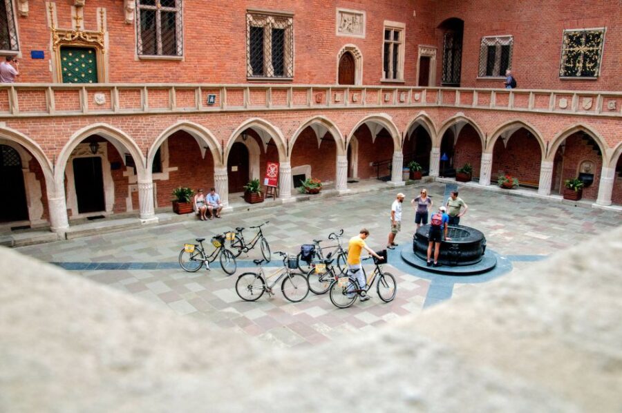Krakow: Bike Tour of Old Town, Jewish Quarter and the Ghetto - Starting Point and Tour Logistics