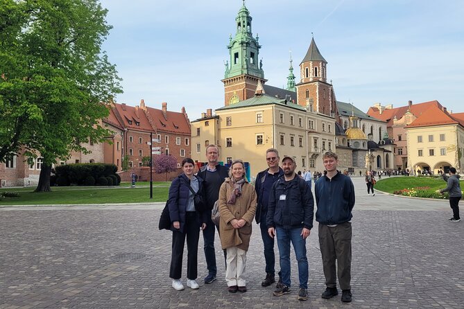 Krakow City Tour Private Old Town and Jewish Quarter Tour - Visiting Wawel Hill: The Royal Castle and Cathedral