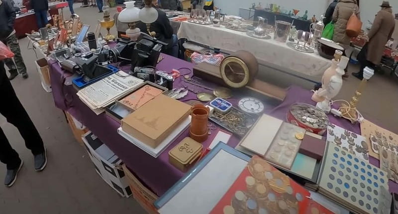 Kraków CommunistFleaMarketTour+CollectorsBoost - Starting Point and Pickup Logistics in Kraków