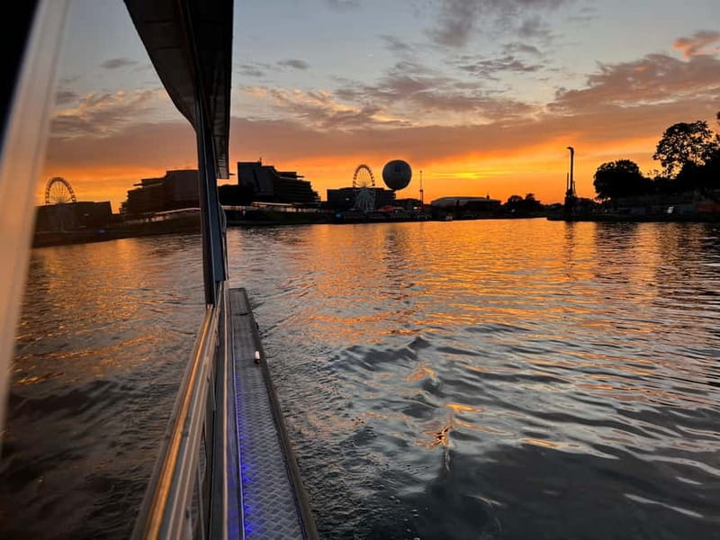 Krakow: Day or Night Vistula River Cruise with Audio Guide - Experience Krakow’s Historic Monuments from the Water