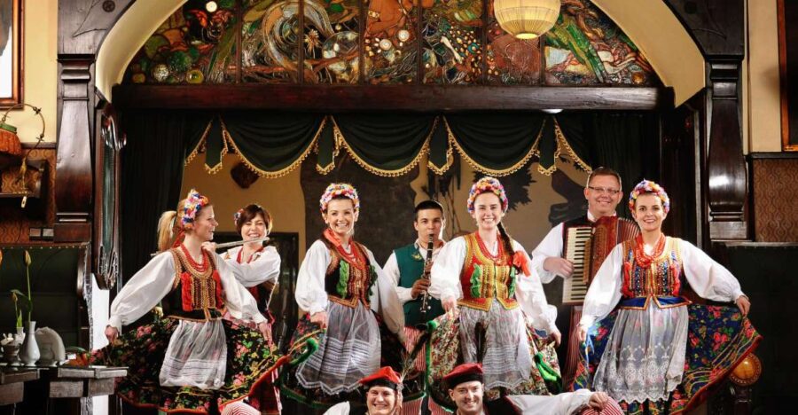 Krakow: Folk Show & 3-Course Dinner at Jama Michalika Café - Krakovian Charm at Jama Michalika Café