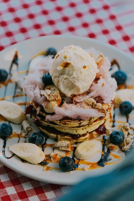 Krakow: Hard Rock Cafe Breakfast - The Heart of Krakow’s Old Town: Hard Rock Cafes Unique Location