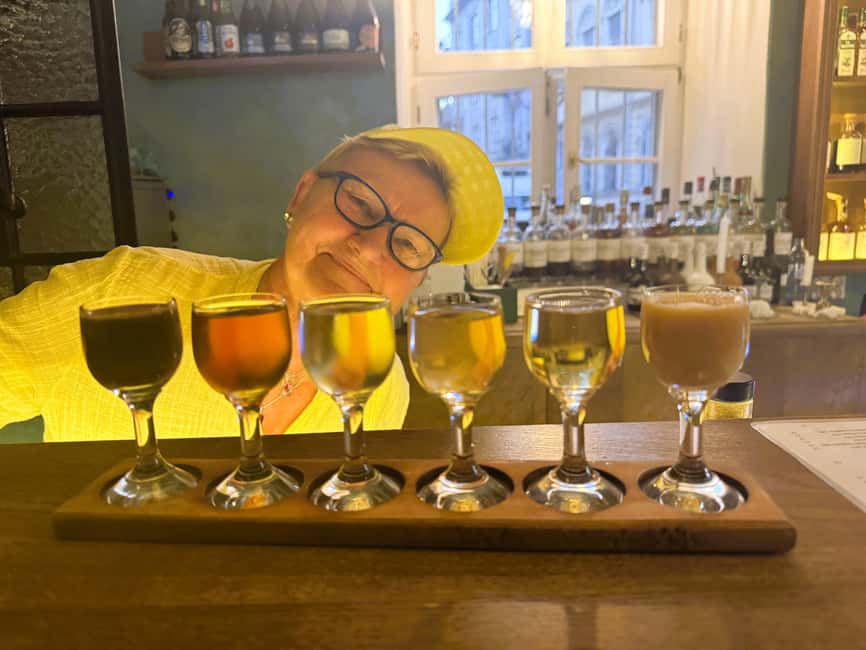 Krakow: Hidden Gems Food and Culture Tour for Small Groups - Sampling at a Traditional Local Bakery