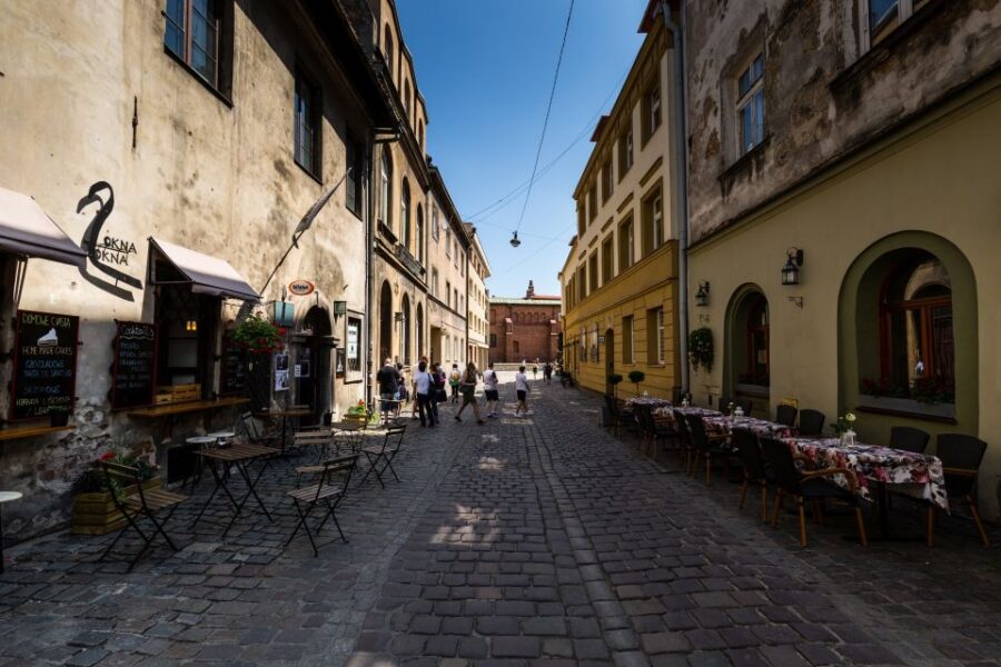 Krakow: Jewish Quarter Guided Walking Tour - Starting Point and Tour Duration in Kazimierz
