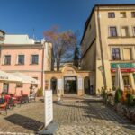 Krakow: Kazimierz Jewish Quarter Walking Tour - Starting Point and Tour Duration