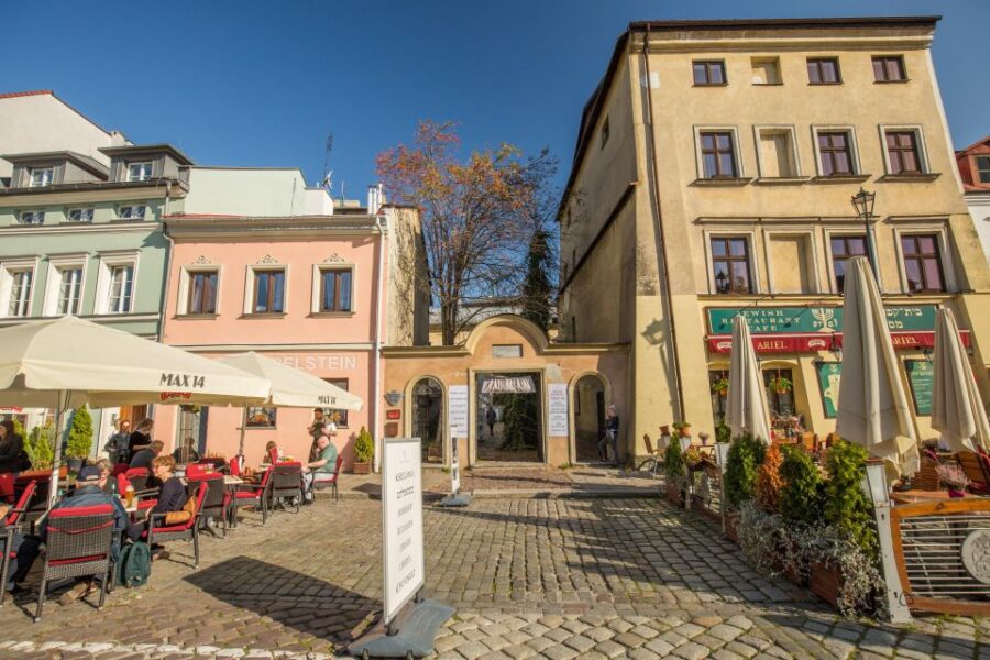 Krakow: Kazimierz Jewish Quarter Walking Tour - Starting Point and Tour Duration