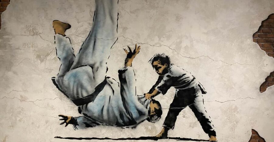 Krakow: Muzeum Banksy Entry Ticket - How the Self-Guided Experience Works