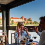 Krakow: Romantic Dinner with a Cruise on the Vistula River - The Dining Experience at Aquarius: Food and Service