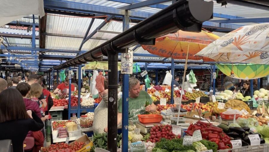 Krakow: Street Food Walking Tour - Tasting Polish Street Food at the Market