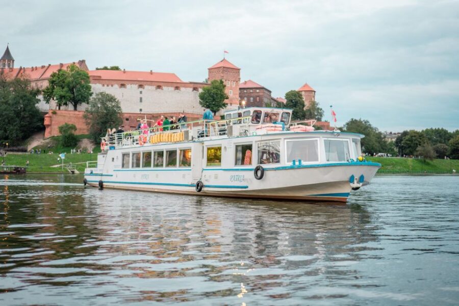 Krakow: Vistula River Panoramic Boat Tour - What the 1-Hour Cruise Covers Along the Vistula River