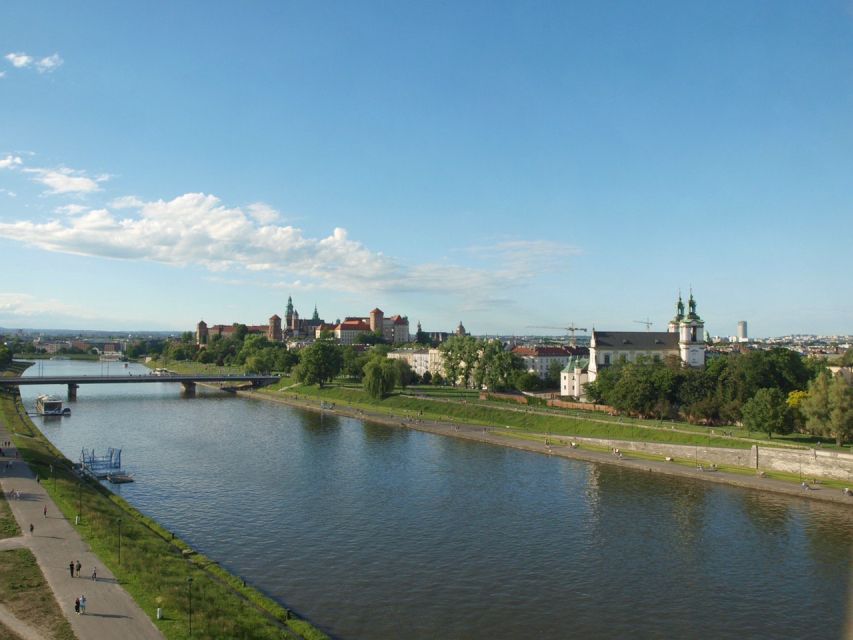 Krakow: Wawel Castle & Cathedral Guided Tour - Meeting Point and Tour Logistics in Krakow