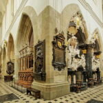 Krakow: Wawel Cathedral Guided Tour with Admission Tickets - Highlights of the Wawel Castle Exterior Tour