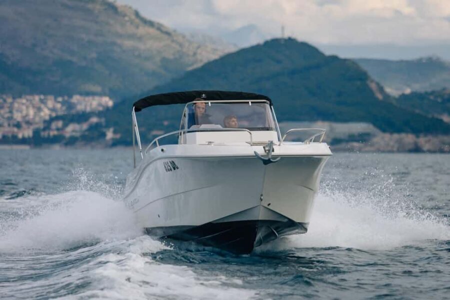 Krk: Rent a Boat Atlantic 750 open - The Atlantic 750: A Stable, Spacious Day Boat