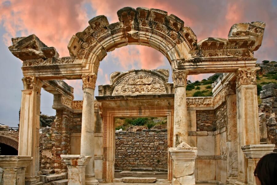 Kusadasi: Ephesus Ancient City, Ceramic Workshop & Shopping - Visiting a Ceramic Workshop for Traditional Artistry